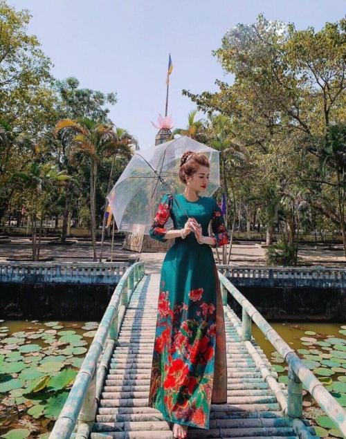 13 mẫu áo dài truyền thống Việt Nam mặc tết 2021 siêu đẹp duyên dáng đáng yêu tphcm, Hà Nội