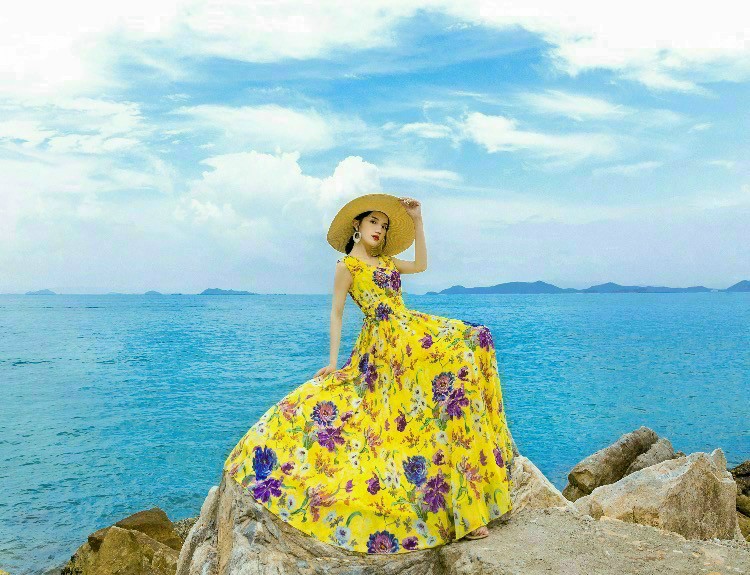 ĐẦM MAXI DÁNG HOA DÁNG DÀI CỔ TRÁI TIM CAO CẤP SANG TRỌNG-HN1146